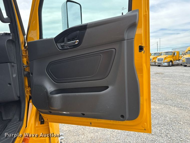image for item FV2086 2023 International LT625 semi truck