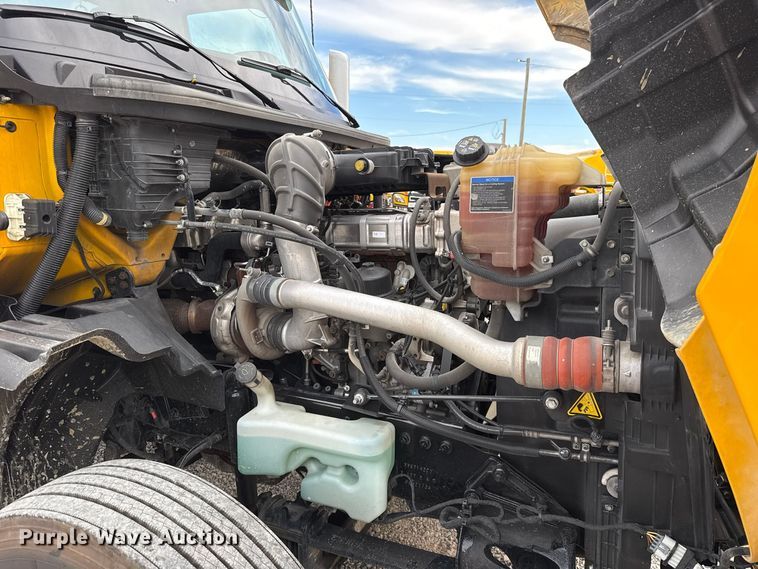 image for item FV2086 2023 International LT625 semi truck