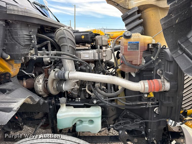 image for item FV2086 2023 International LT625 semi truck
