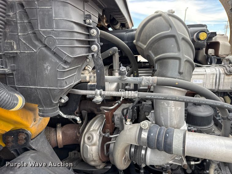 image for item FV2086 2023 International LT625 semi truck