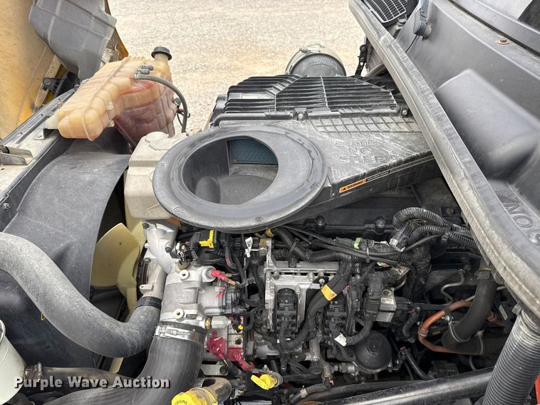 image for item FV2086 2023 International LT625 semi truck