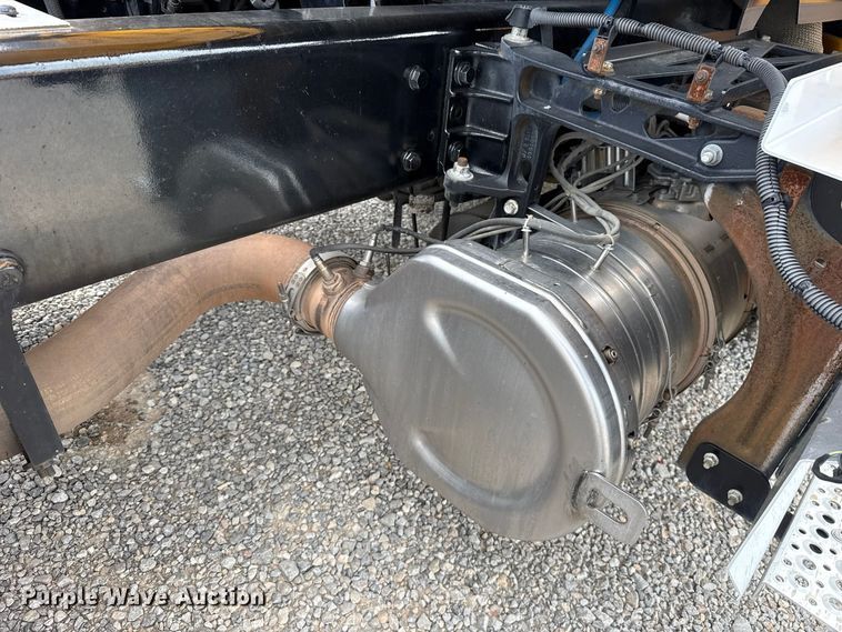 image for item FV2086 2023 International LT625 semi truck
