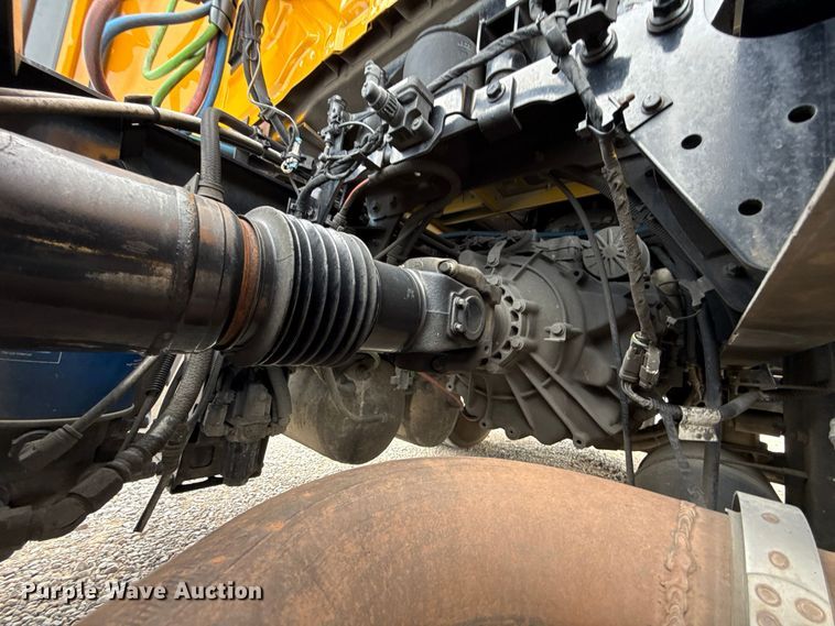 image for item FV2086 2023 International LT625 semi truck