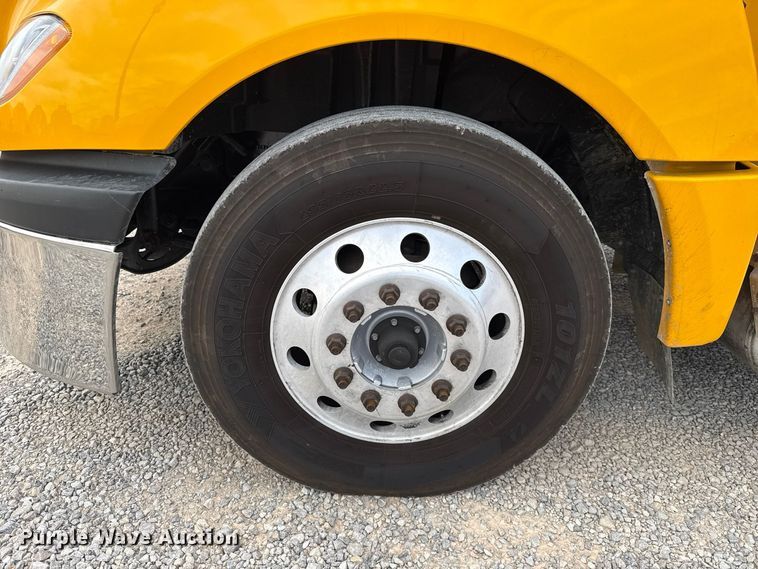 image for item FV2086 2023 International LT625 semi truck