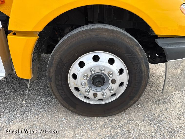 image for item FV2086 2023 International LT625 semi truck