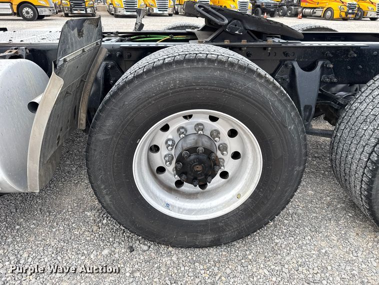 image for item FV2086 2023 International LT625 semi truck