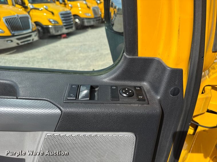 image for item FV2087 2021 Freightliner Cascadia 126 semi truck