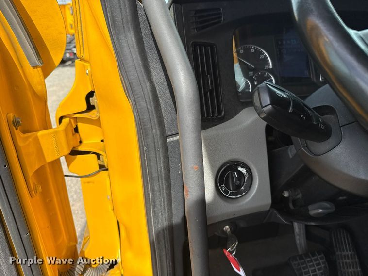 image for item FV2087 2021 Freightliner Cascadia 126 semi truck