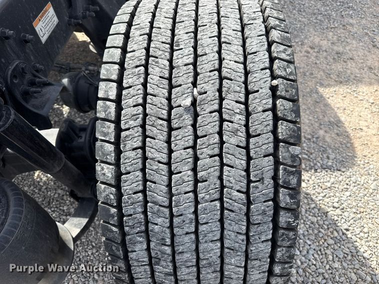 image for item FV2087 2021 Freightliner Cascadia 126 semi truck