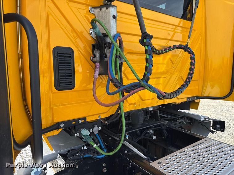 image for item FV2088 2023 International LT625 semi truck