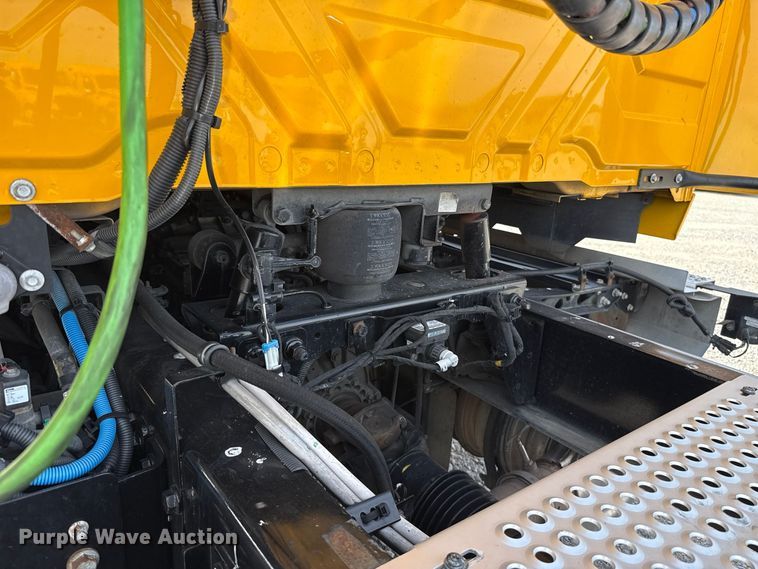 image for item FV2088 2023 International LT625 semi truck