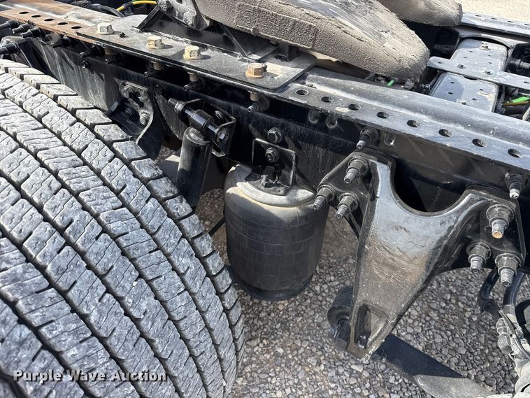 image for item FV2088 2023 International LT625 semi truck