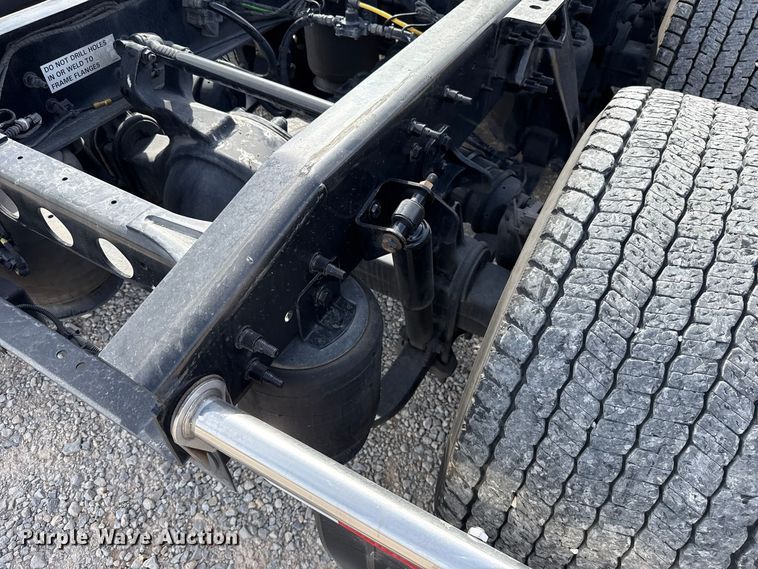 image for item FV2088 2023 International LT625 semi truck