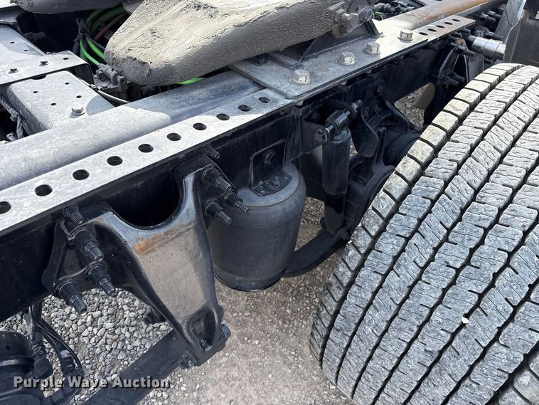 image for item FV2088 2023 International LT625 semi truck