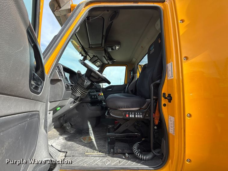 image for item FV2088 2023 International LT625 semi truck