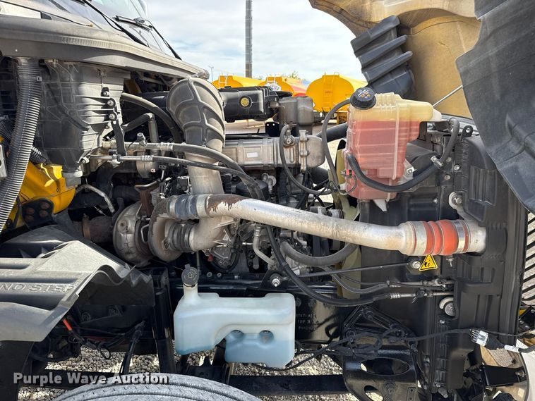 image for item FV2088 2023 International LT625 semi truck