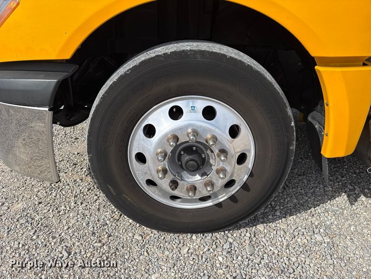image for item FV2088 2023 International LT625 semi truck