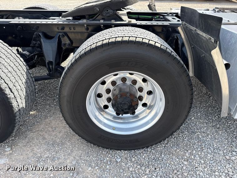 image for item FV2088 2023 International LT625 semi truck