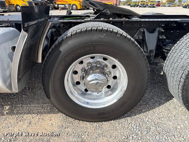 image for item FV2088 2023 International LT625 semi truck