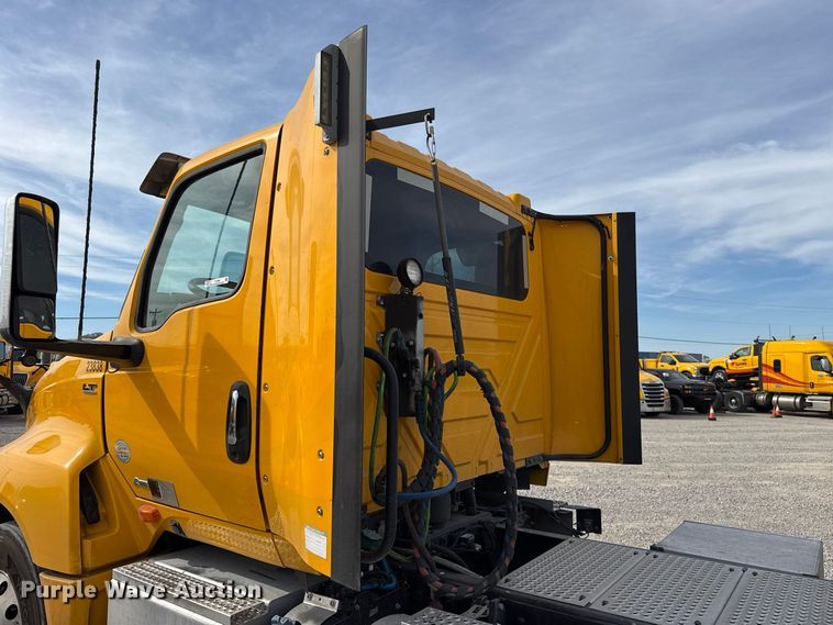 image for item FV2089 2023 International LT625 semi truck