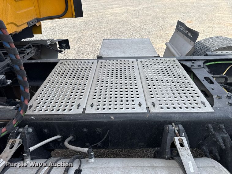 image for item FV2089 2023 International LT625 semi truck