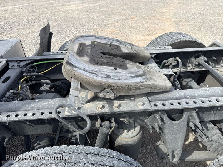 image for item FV2089 2023 International LT625 semi truck