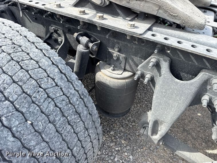 image for item FV2089 2023 International LT625 semi truck