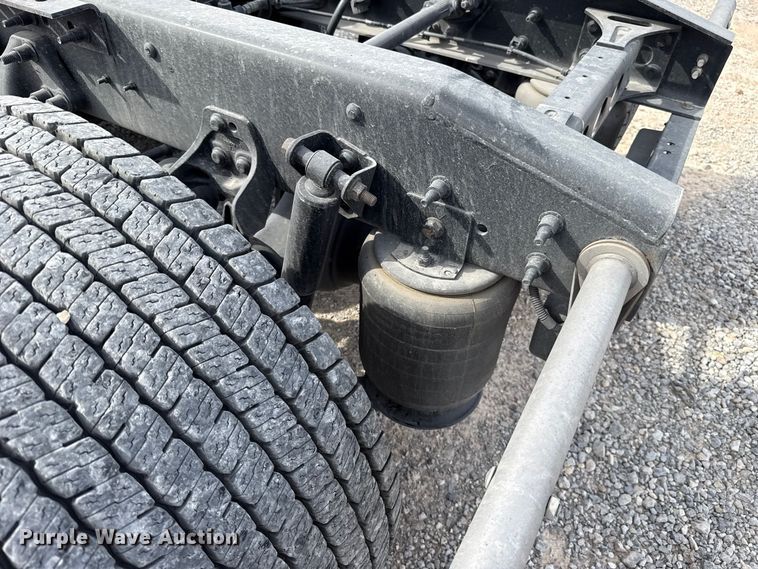 image for item FV2089 2023 International LT625 semi truck