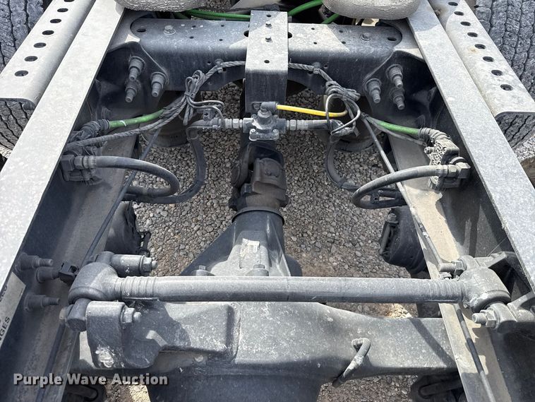 image for item FV2089 2023 International LT625 semi truck
