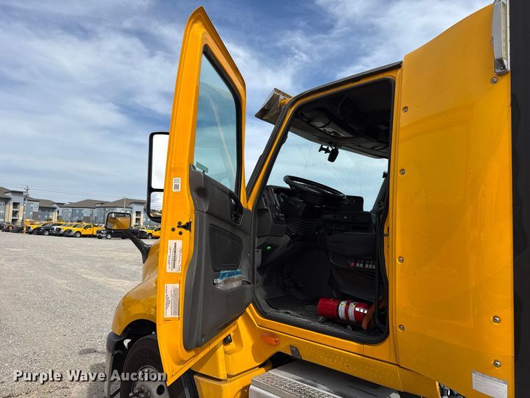 image for item FV2089 2023 International LT625 semi truck