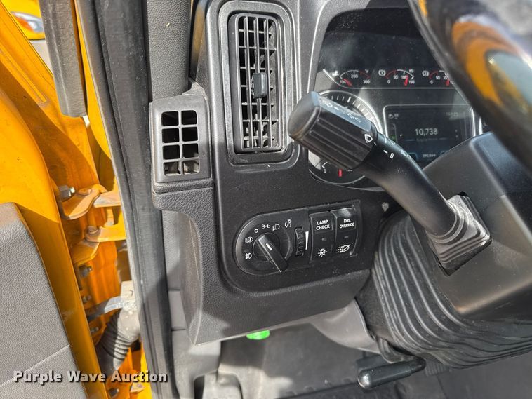 image for item FV2089 2023 International LT625 semi truck