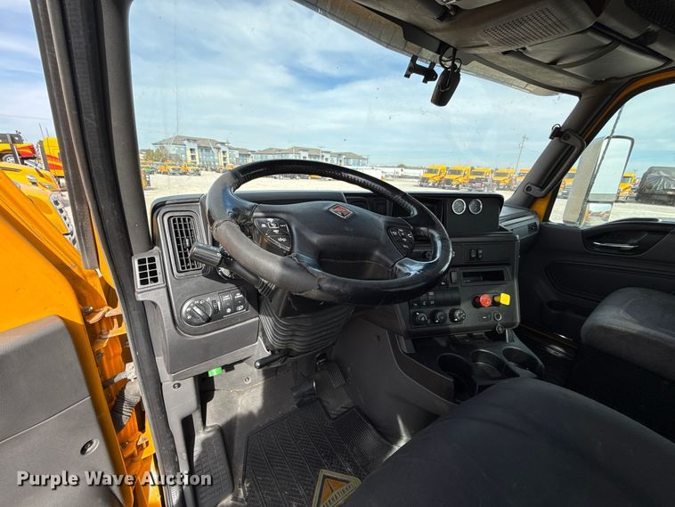 image for item FV2089 2023 International LT625 semi truck