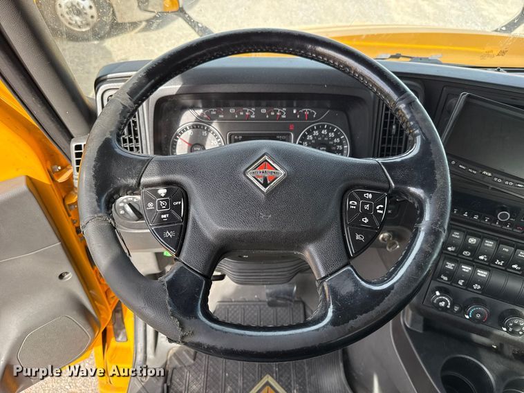 image for item FV2089 2023 International LT625 semi truck
