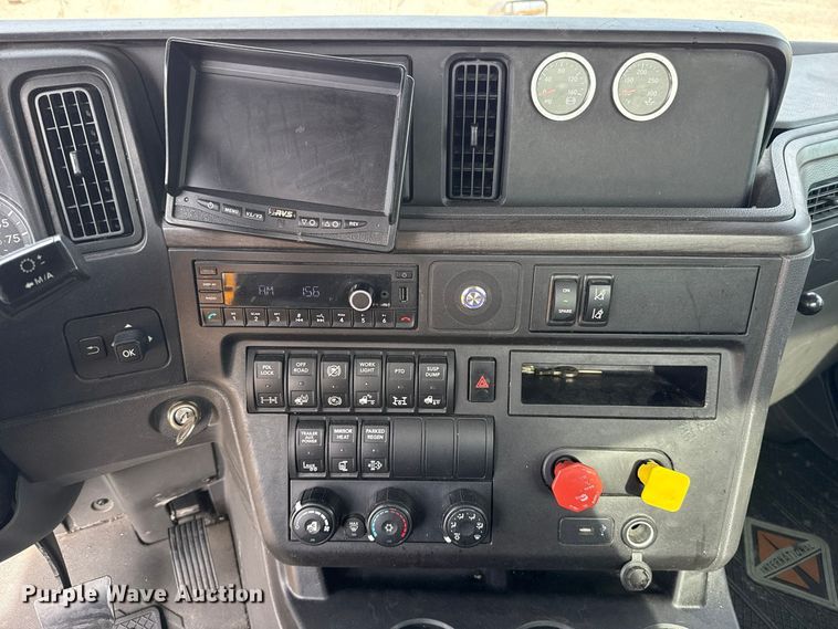 image for item FV2089 2023 International LT625 semi truck