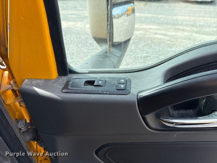 image for item FV2089 2023 International LT625 semi truck