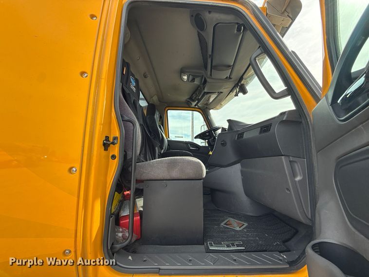 image for item FV2089 2023 International LT625 semi truck