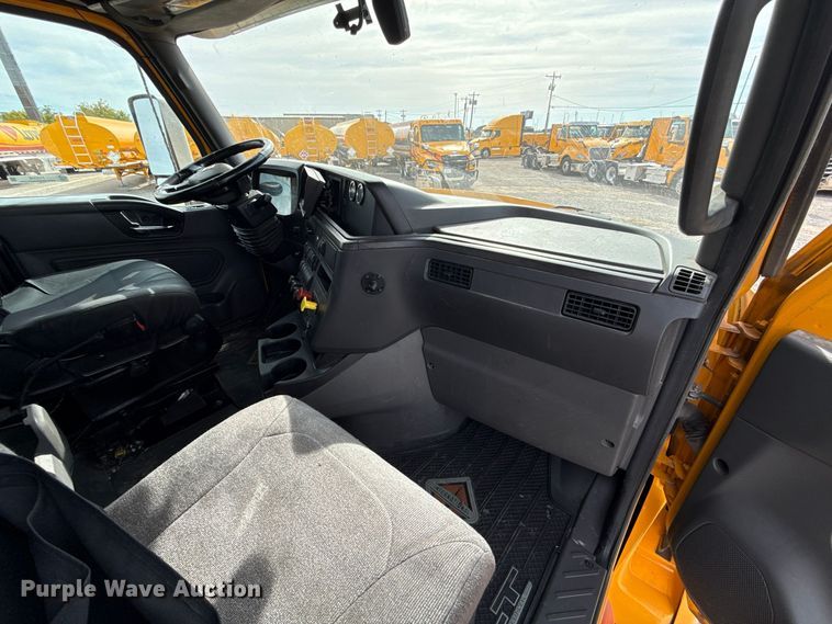 image for item FV2089 2023 International LT625 semi truck