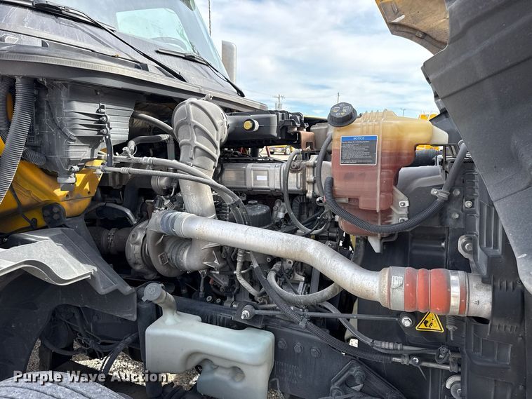 image for item FV2089 2023 International LT625 semi truck