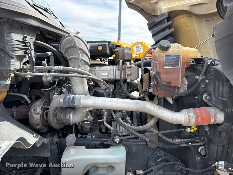 image for item FV2089 2023 International LT625 semi truck