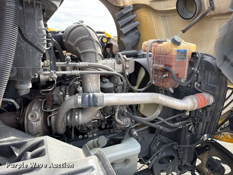 image for item FV2089 2023 International LT625 semi truck