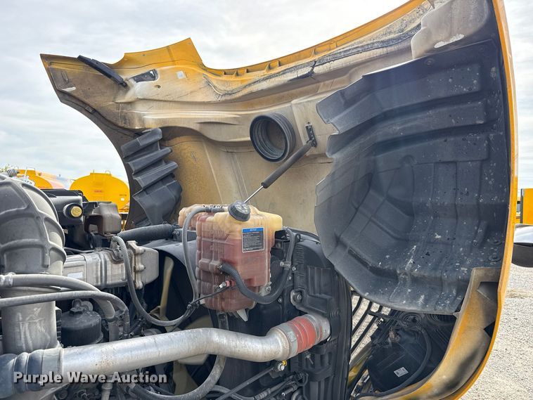 image for item FV2089 2023 International LT625 semi truck
