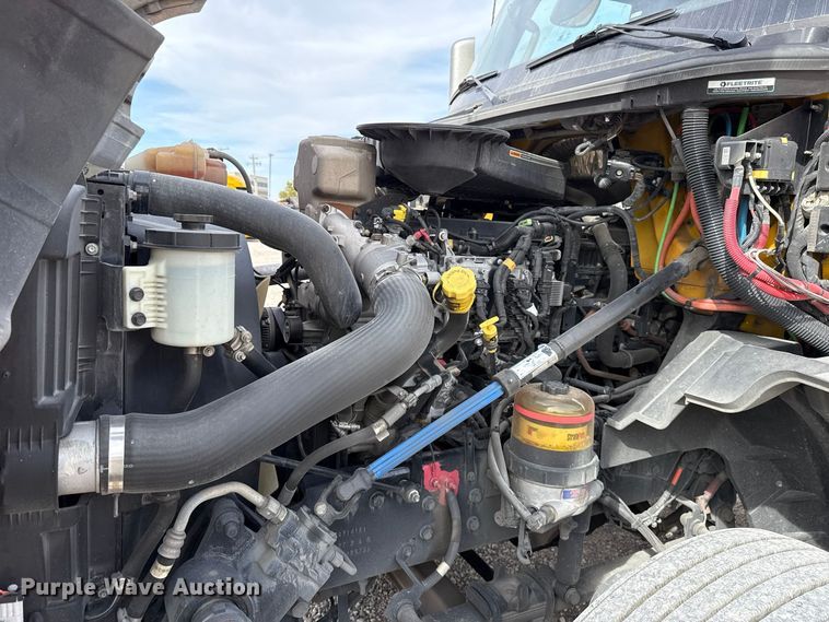 image for item FV2089 2023 International LT625 semi truck