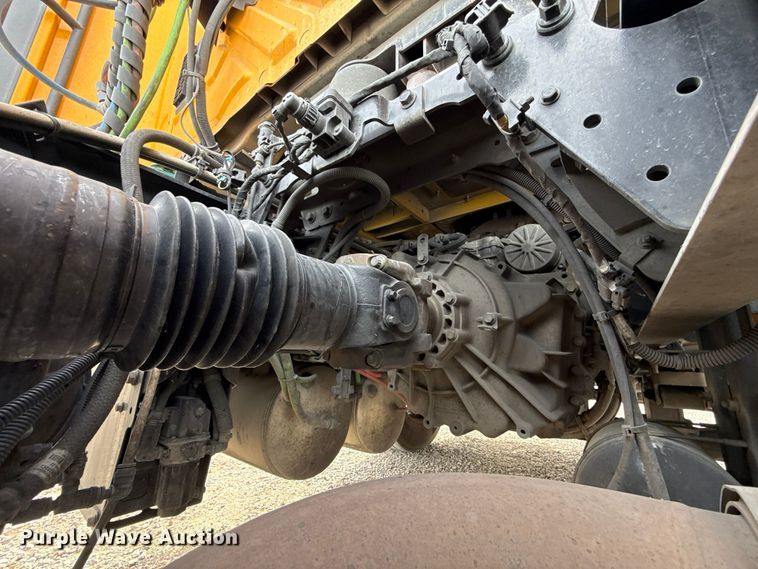 image for item FV2089 2023 International LT625 semi truck