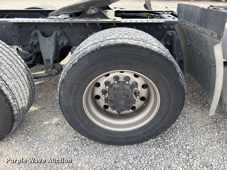 image for item FV2089 2023 International LT625 semi truck