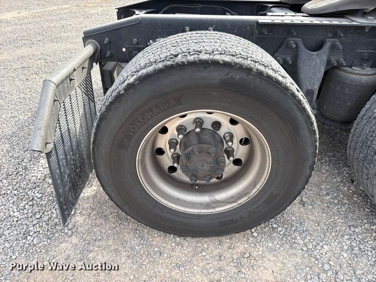 image for item FV2089 2023 International LT625 semi truck