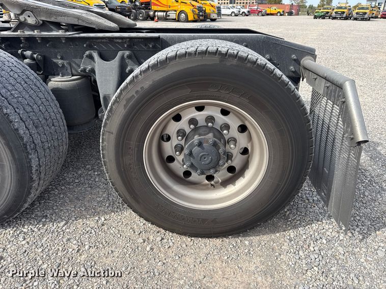 image for item FV2089 2023 International LT625 semi truck