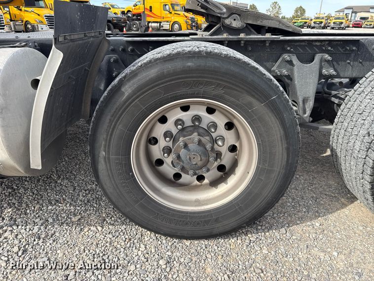 image for item FV2089 2023 International LT625 semi truck