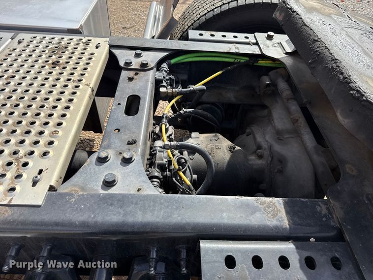 image for item FV2090 2023 International LT625 semi truck