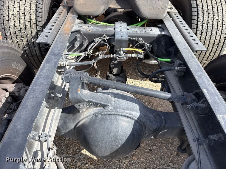 image for item FV2090 2023 International LT625 semi truck