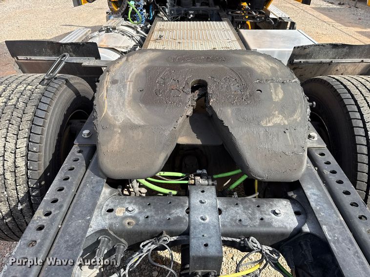 image for item FV2090 2023 International LT625 semi truck
